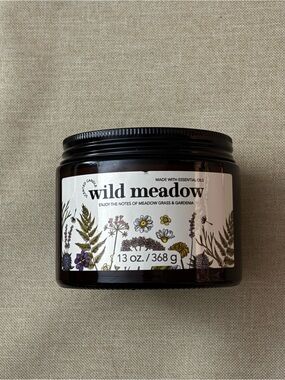 Essential oils wild meadow candle